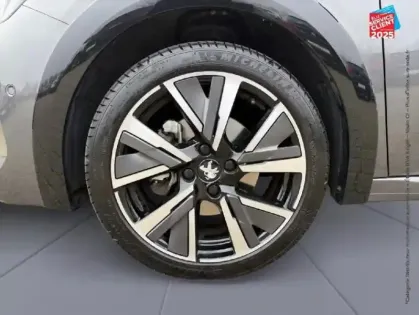 Photo 9 Peugeot 208  1.2 PureTech 100ch S/S GT Camera Carplay