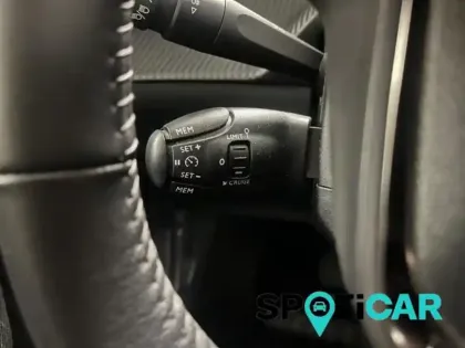 Photo 12 Peugeot 208  e- 136ch Style