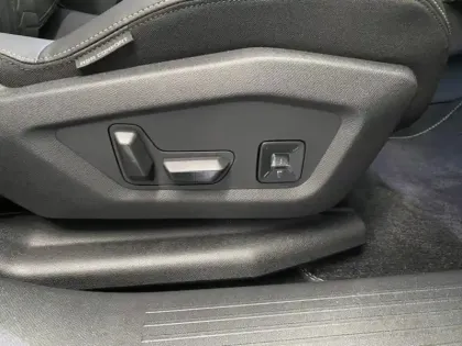 Photo 13 Peugeot 3008  1.2 Hybrid 145ch GT e-DCS6