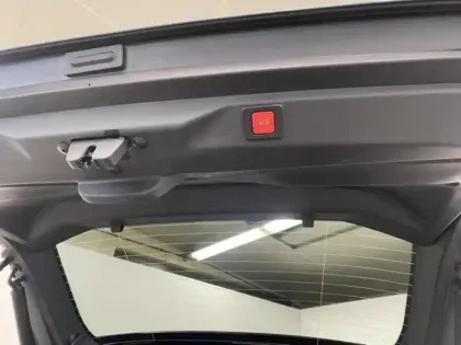 Photo 11 Peugeot 3008  1.2 Hybrid 145ch GT e-DCS6