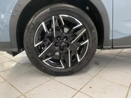 Photo 14 Peugeot 3008  1.2 Hybrid 145ch GT e-DCS6