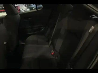 Photo 10 Toyota C-HR  1.8 Hybride 140ch Design NG23