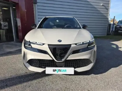 Photo 1 Alfa Romeo Junior  1.2 Ibrida 136ch Speciale DCT6