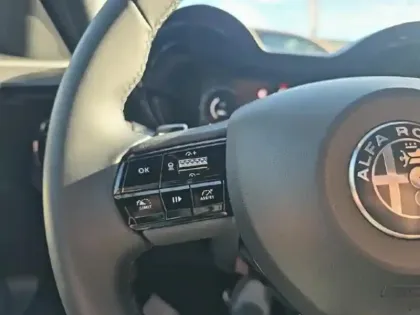 Photo 13 Alfa Romeo Junior  1.2 Ibrida 136ch Speciale DCT6