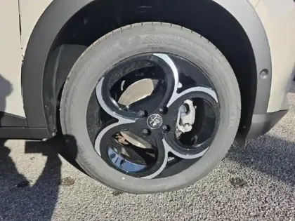 Photo 10 Alfa Romeo Junior  1.2 Ibrida 136ch Speciale DCT6