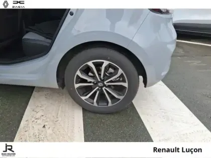 Photo 7 Renault Clio  1.6 E-Tech 145ch full hybrid Techno - 25