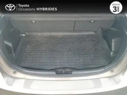 Photo 9 Toyota Yaris  100h Dynamic 5p RC19