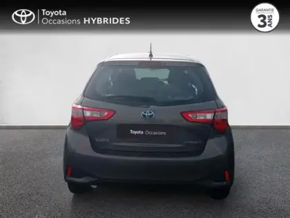 Photo 3 Toyota Yaris  100h Dynamic 5p RC19