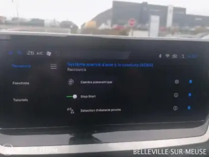 Photo 14 Peugeot 2008  1.2 Hybrid 145ch Allure e-DCS6