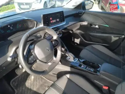 Photo 14 Peugeot 208  e- 136ch Allure