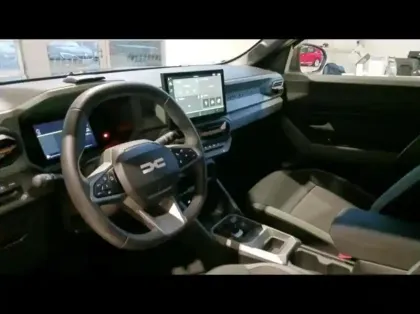 Photo 8 Dacia Duster  1.6 hybrid 140ch Extreme