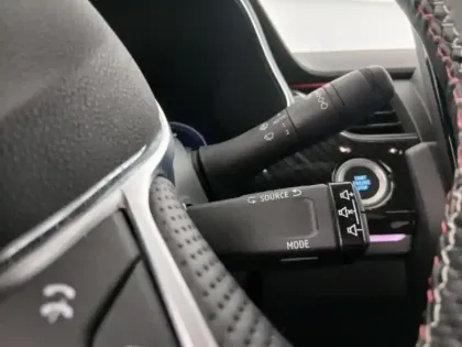 Photo 13 Renault Arkana  1.6 E-Tech hybride 145ch RS Line Fast Track