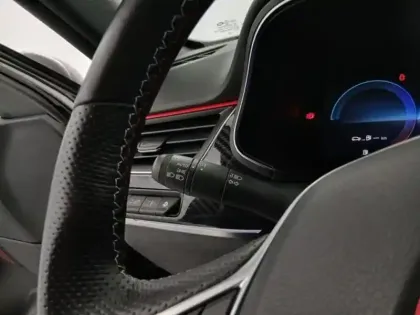 Photo 14 Renault Arkana  1.6 E-Tech hybride 145ch RS Line Fast Track