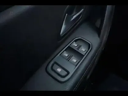 Photo 14 Dacia Duster  1.0 TCe 90ch 15 ans 4x2 - E6U