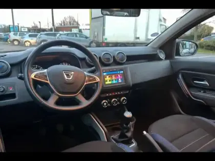 Photo 8 Dacia Duster  1.0 TCe 90ch 15 ans 4x2 - E6U