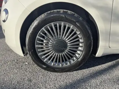Photo 10 Fiat 500  e 118ch Icône