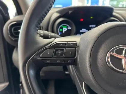 Photo 13 Toyota Yaris  116h Design 5p MY22