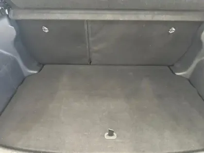 Photo 8 Toyota Yaris  116h Design 5p MY22