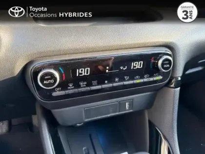 Photo 12 Toyota Yaris  116h Première 5p