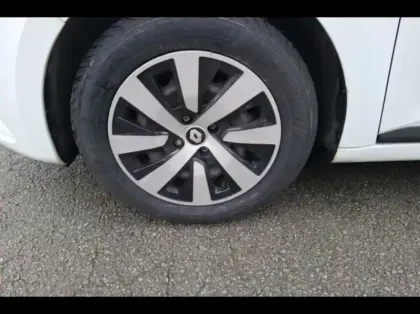 Photo 12 Renault Clio  1.6 E-Tech hybride 145ch Equilibre