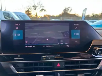 Photo 8 Citroën C4  BlueHDi 110ch S&S Shine