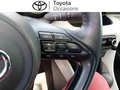 Photo 11 Toyota Yaris  116h Iconic 5p MY22