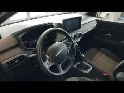 Photo 8 Dacia Jogger  1.6 hybrid 140ch Extreme+ 7 places -24