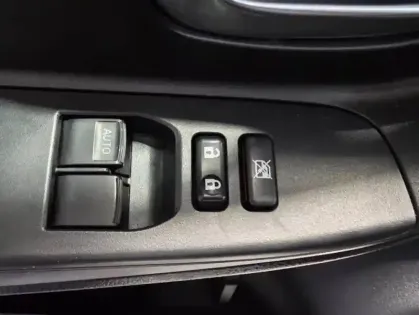 Photo 13 Toyota Yaris  70 VVT-i Ultimate 5p