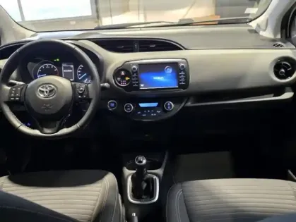 Photo 4 Toyota Yaris  70 VVT-i Ultimate 5p