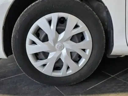 Photo 3 Toyota Yaris  70 VVT-i Ultimate 5p