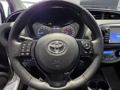 Photo 5 Toyota Yaris  70 VVT-i Ultimate 5p