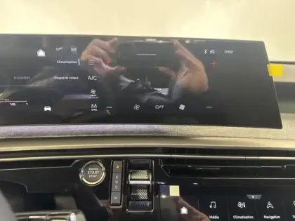 Photo 11 Peugeot 3008  1.2 Hybrid 145ch Allure e-DCS6