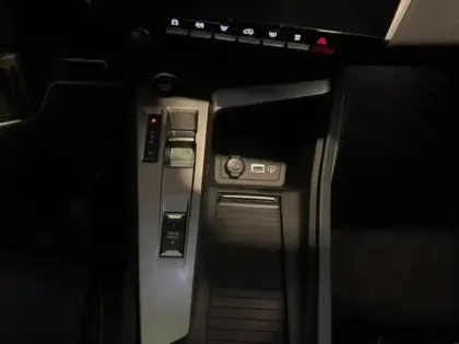 Photo 10 Peugeot 308  1.2 Hybrid 145ch GT Exclusive e-DCS6