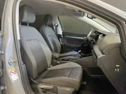 Photo 20 Volkswagen Golf  1.0 TSI OPF 110ch Active