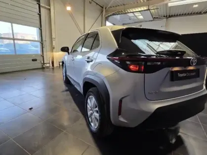 Photo 1 Toyota Yaris  Cross 116h Dynamic Business + Programme Beyond Zero Academy MY22