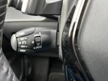 Photo 12 Peugeot 2008  1.2 Hybrid 136ch Allure e-DCS6