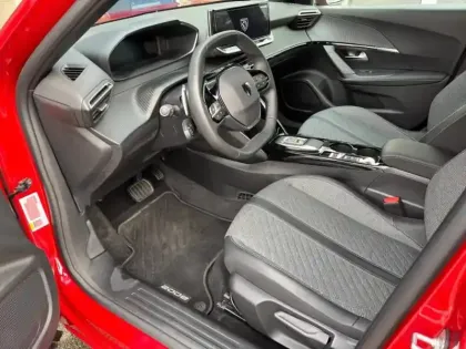 Photo 8 Peugeot 2008  1.2 Hybrid 136ch Allure e-DCS6