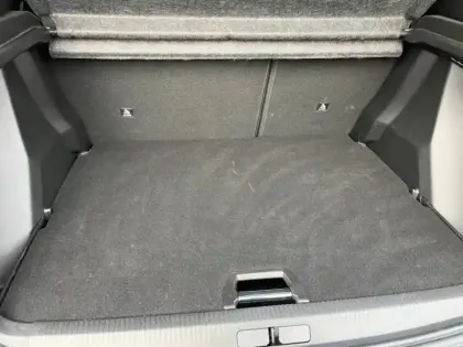 Photo 4 Peugeot 2008  1.2 Hybrid 136ch Allure e-DCS6