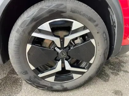 Photo 6 Peugeot 2008  1.2 Hybrid 136ch Allure e-DCS6