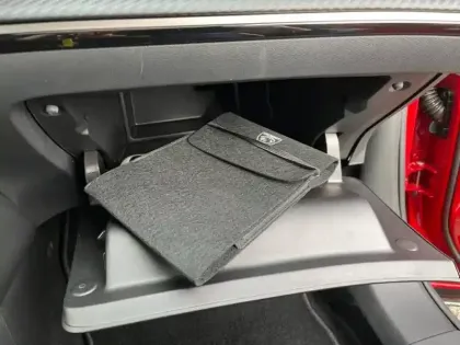 Photo 9 Peugeot 2008  1.2 Hybrid 136ch Allure e-DCS6