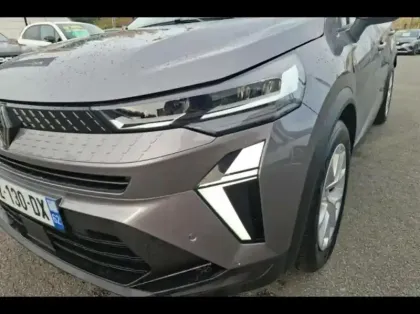 Photo 13 Renault Captur  1.6 E-Tech full hybrid 145ch Evolution