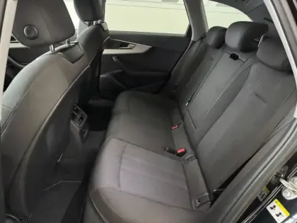 Photo 10 Audi A4  Avant 35 TDI 163ch Business line S tronic 7 9cv