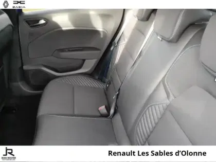 Photo 18 Renault Clio  1.6 E-Tech 145ch full hybrid esprit Alpine - 24