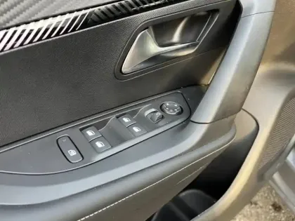 Photo 11 Peugeot 2008  1.2 PureTech 100ch S&S Allure