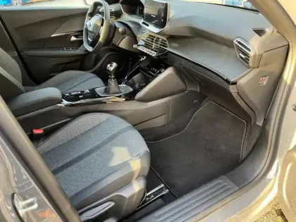 Photo 9 Peugeot 2008  1.2 PureTech 100ch S&S Allure