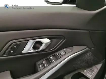 Photo 11 BMW Serie 3 Série 3 320eA 204ch M Sport