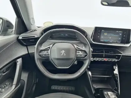 Photo 36 Peugeot 2008  Electrique 136 ch
