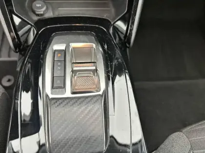 Photo 13 Peugeot 2008  Electrique 136 ch