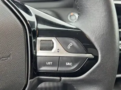 Photo 20 Peugeot 2008  Electrique 136 ch