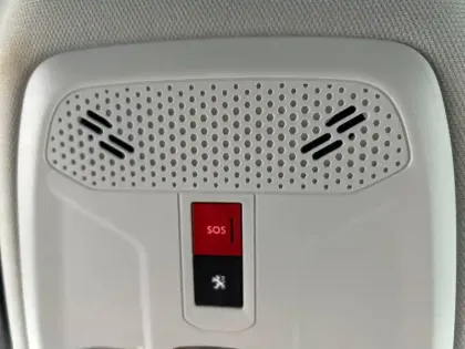 Photo 23 Peugeot 2008  Electrique 136 ch